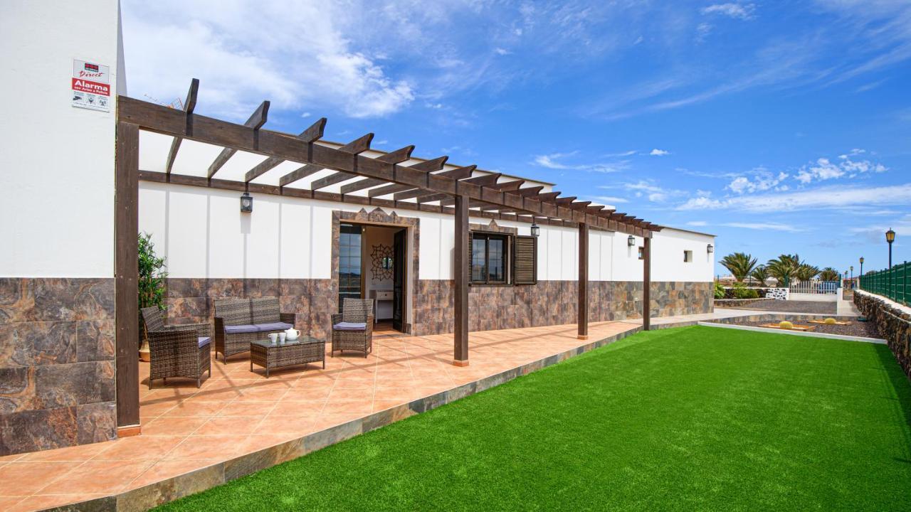 Villa Elena ลาคาเรส ภายนอก รูปภาพ