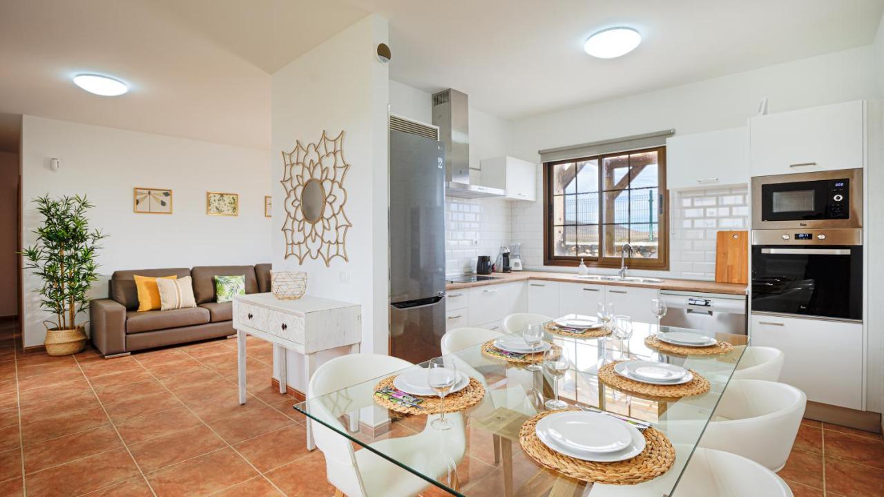 Villa Elena ลาคาเรส ภายนอก รูปภาพ